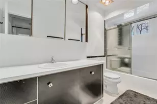 132 Washington Ave, Plainview, NY 11803 - Photo 25