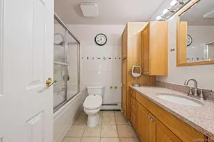 16 Manchester Ln, Stony Brook, NY 11790 - Photo 11