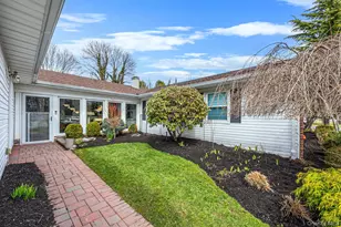 16 Manchester Ln, Stony Brook, NY 11790 - Photo 3