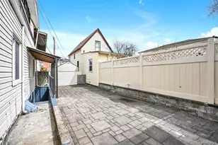 135-07 223rd St, Springfield Gardens, NY 11413 - Photo 21