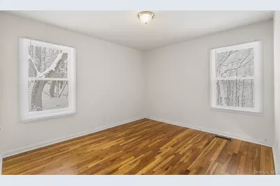 3483 Overlook Avenue, Yorktown Heights, NY 10598 - Photo 9