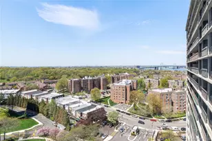 2 Bay Club Dr, Bayside, NY 11360 - Photo 17