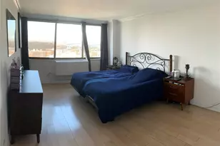 2 Bay Club Dr, Bayside, NY 11360 - Photo 7