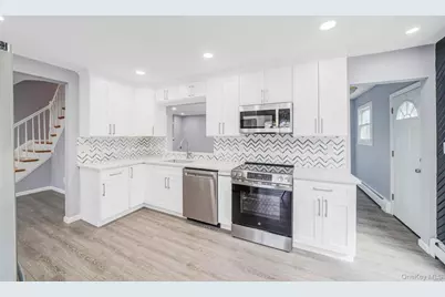 1 Yardley Lane, Nesconset, NY 11767 - Photo 5