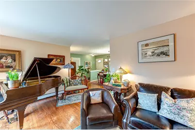 19 Harvard Road, Shoreham, NY 11786 - Photo 7