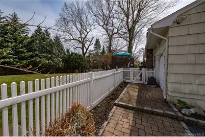 19 Harvard Road, Shoreham, NY 11786 - Photo 17