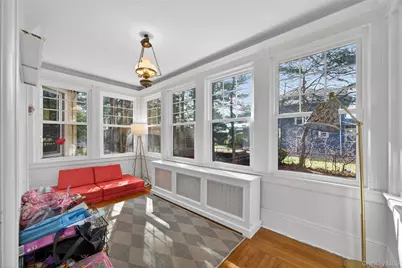 121 Morris Avenue, Rockville Centre, NY 11570 - Photo 11