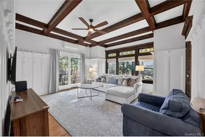 121 Morris Avenue, Rockville Centre, NY 11570 - Photo 15