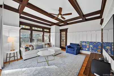 121 Morris Avenue, Rockville Centre, NY 11570 - Photo 17