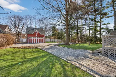 121 Morris Avenue, Rockville Centre, NY 11570 - Photo 39