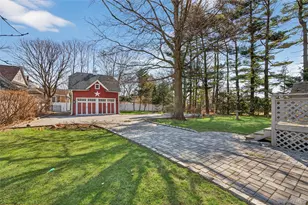 121 Morris Ave, Rockville Centre, NY 11570 - Photo 39