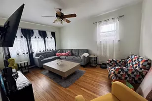 1374 Gillespie Ave, Bronx, NY 10461 - Photo 3