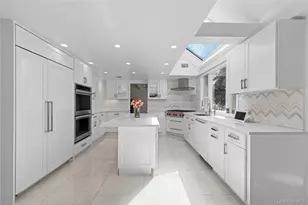 930 Smith Ln, Hewlett, NY 11598 - Photo 13