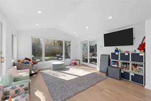 930 Smith Ln, Hewlett, NY 11598 - Photo 21