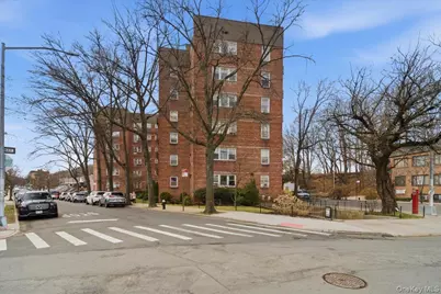 6692 Selfridge Street #4F, Forest Hills, NY 11375 - Photo 3