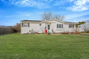 35 Betsy Dr, West Sayville, NY 11796 - Photo 3