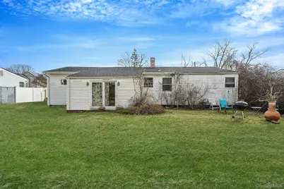 35 Betsy Drive, West Sayville, NY 11796 - Photo 7