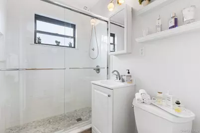 8 Lawrence Drive #A, White Plains, NY 10603 - Photo 9