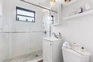 8 Lawrence Dr, White Plains, NY 10603 - Photo 9