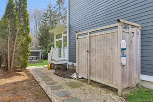 188 S Country Rd, Remsenburg, NY 11960 - Photo 39