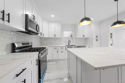 244 Brown Avenue, Hempstead, NY 11550 - Photo 5