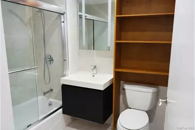 15815 Union Turnpike #401N, Fresh Meadows, NY 11366 - Photo 9