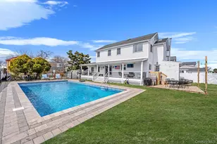 794 Pecan St, Lindenhurst, NY 11757 - Photo 9