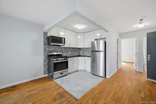 576 E 169th St, Bronx, NY 10456 - Photo 3
