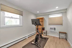 904 Park Ln, Valley Stream, NY 11581 - Photo 19