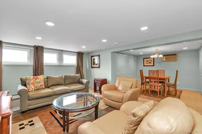 904 Park Lane, Valley Stream, NY 11581 - Photo 17