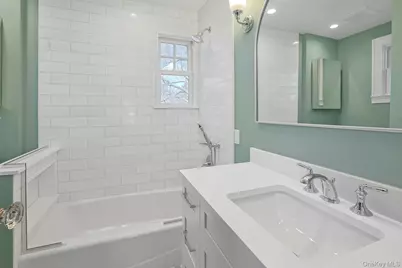 10 Robins Road, New Rochelle, NY 10801 - Photo 21