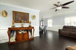 35 Carnation Rd, Levittown, NY 11756 - Photo 7