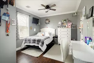 35 Carnation Rd, Levittown, NY 11756 - Photo 25