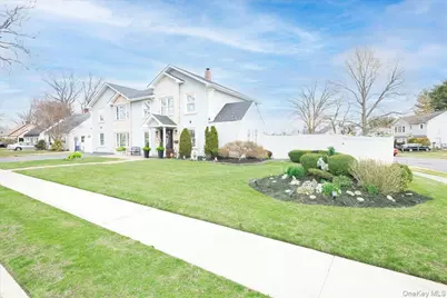 35 Carnation Road, Levittown, NY 11756 - Photo 3