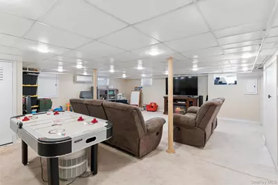 50 Paumanake Avenue, Babylon, NY 11702 - Photo 25