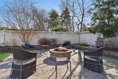 50 Paumanake Avenue, Babylon, NY 11702 - Photo 33