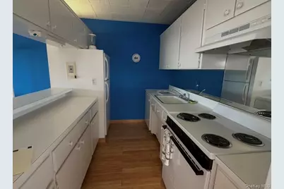 35 Library Avenue #3 I, Westhampton Beach, NY 11978 - Photo 5