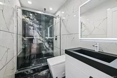 2292 Vassar Place, Merrick, NY 11566 - Photo 7