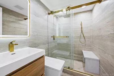 2292 Vassar Place, Merrick, NY 11566 - Photo 9