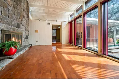 11 Valley View Road, Great Neck, NY 11021 - Photo 3