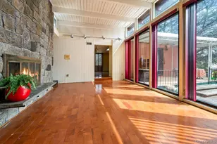 11 Valley View Rd, Great Neck, NY 11021 - Photo 3