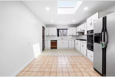 11 Valley View Road, Great Neck, NY 11021 - Photo 7