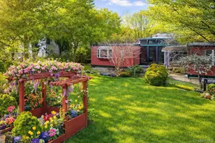 11 Valley View Rd, Great Neck, NY 11021 - Photo 15