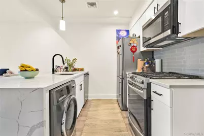 31-41 29th Street #3B, Astoria, NY 11106 - Photo 9