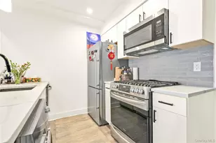31-41 29th St, Astoria, NY 11106 - Photo 15
