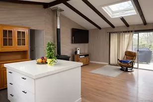 3 Louise Ct, Hampton Bays, NY 11946 - Photo 3