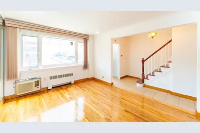 140-07 68th Drive, Flushing, NY 11367 - Photo 5