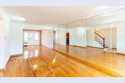 140-07 68th Drive, Flushing, NY 11367 - Photo 3