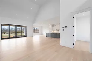 25 Club Dr, Calverton, NY 11933 - Photo 17