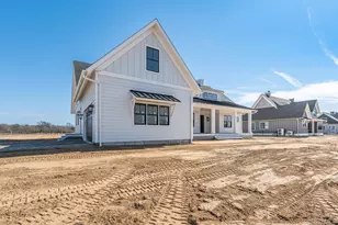 25 Club Dr, Calverton, NY 11933 - Photo 9